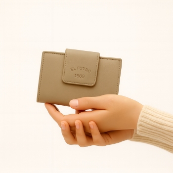 Cartera pequeña de piel vacuno color taupe-El Potro