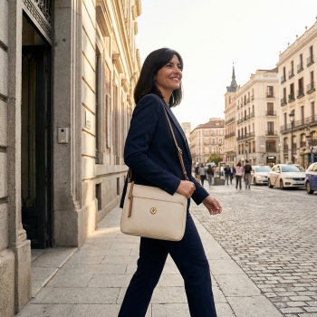 Bolso bandolera pequeño de mujer en piel vacuno color ivory- Oasis