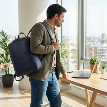 MOCHILA DE PIEL BOX COLOR NEGRO  EL POTRO